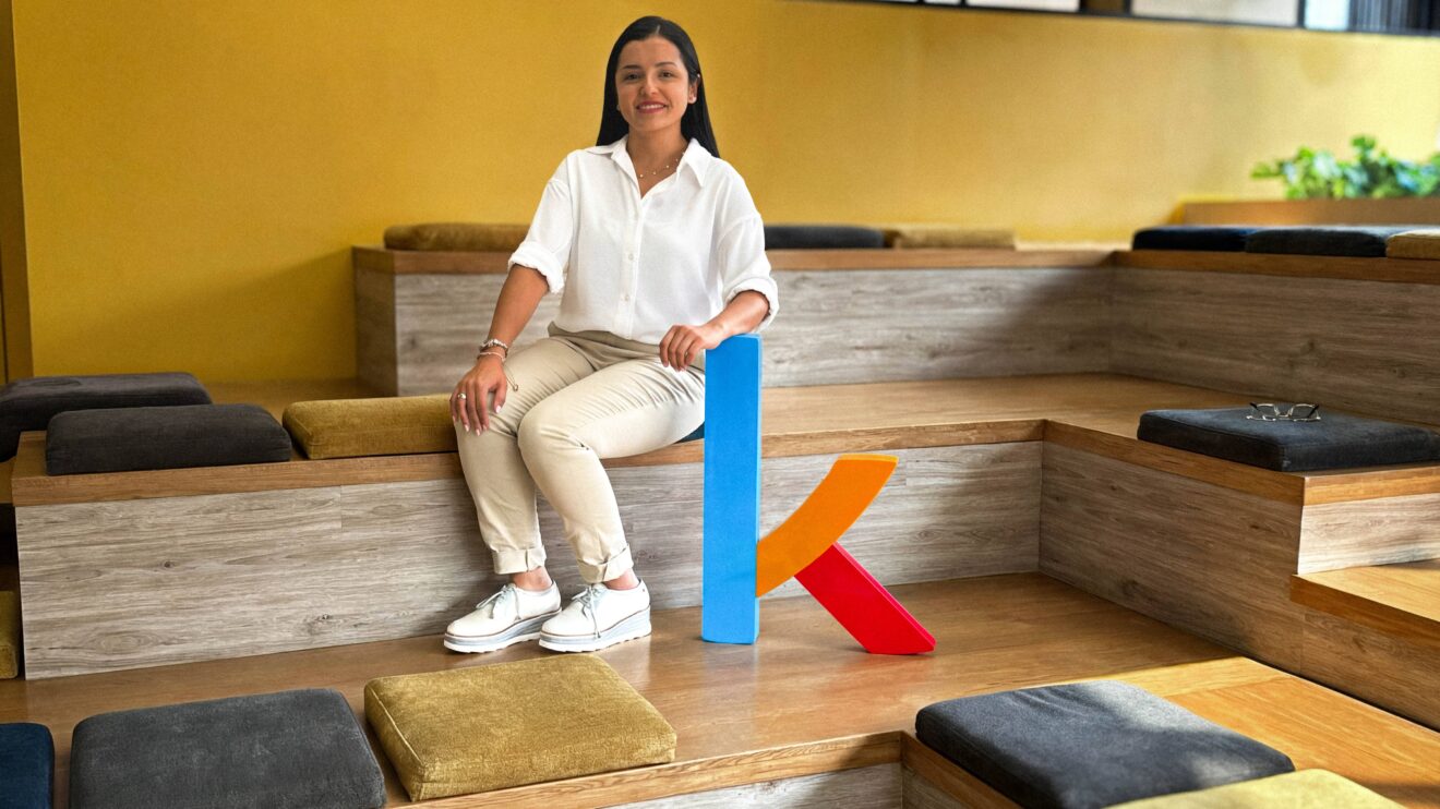 El mercado laboral tecnológico en Colombia muestra crecimiento en áreas como desarrollo de software y analítica, aunque persisten desafíos en la generación de valor estratégico