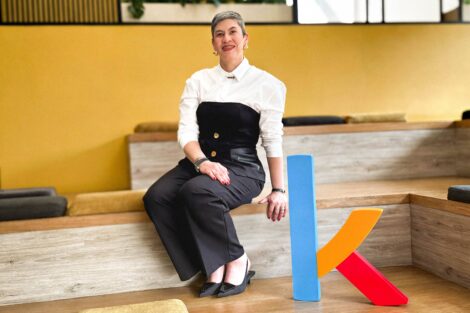 El liderazgo femenino en tecnología gana relevancia en Latinoamérica, donde mujeres ejecutivas participan cada vez más en decisiones estratégicas, transformación digital y gestión de proyectos regionales en el sector TIC